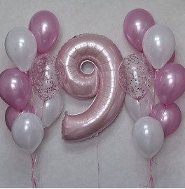 Набор из розовых шаров на 9 лет